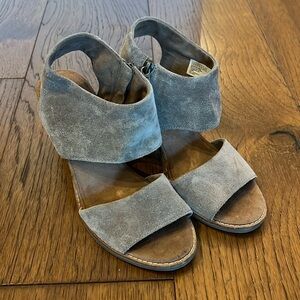 Tom’s Block Heel Majorca Sandal Taupe Size 8.5W
